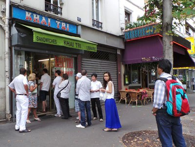 Tiệm Bánh mì thịt Việt Nam Khai Trí tại Paris, Pháp. RFA PHOTO/Tường An.